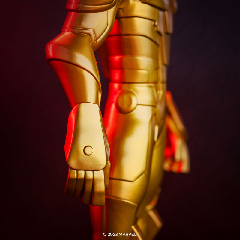 74761-N4S-VinylGold18-Marvel-IronManGD-Lifestyle-B